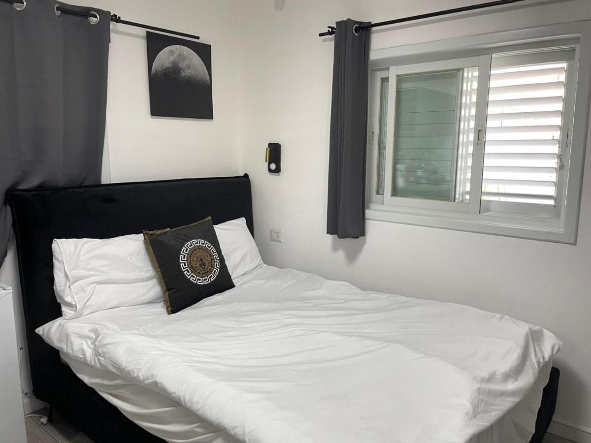 Ferienwohnung דירת סטודיו יפיפיה על גג ומרפסת שמש ברחוב הירקון Tel Aviv-Jaffa Exterior foto