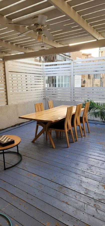 Ferienwohnung דירת סטודיו יפיפיה על גג ומרפסת שמש ברחוב הירקון Tel Aviv-Jaffa Exterior foto
