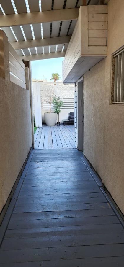 Ferienwohnung דירת סטודיו יפיפיה על גג ומרפסת שמש ברחוב הירקון Tel Aviv-Jaffa Exterior foto